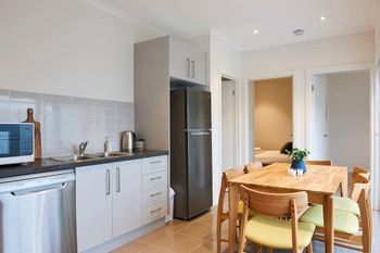 Comfortable Chadstone Flat - Nambucca Heads Accommodation 4