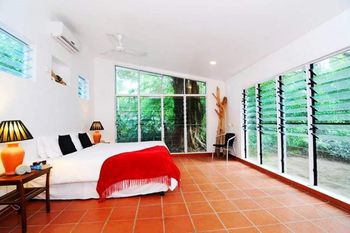 The Oak Beach Beachhouse - Nambucca Heads Accommodation 5