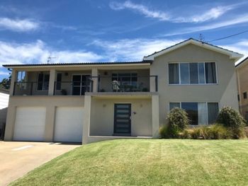 Ocean House At Mollymook - Nambucca Heads Accommodation 0