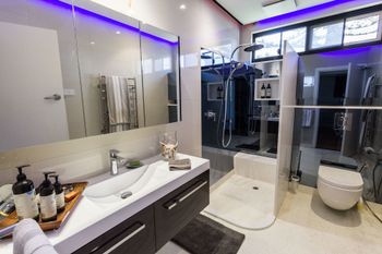 Serene Marinafront 3BR Retreat - Nambucca Heads Accommodation 5