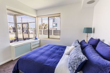 Serene Marinafront 3BR Retreat - Nambucca Heads Accommodation 1