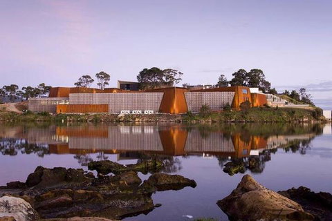 Essentially Hobart - Nambucca Heads Accommodation 3