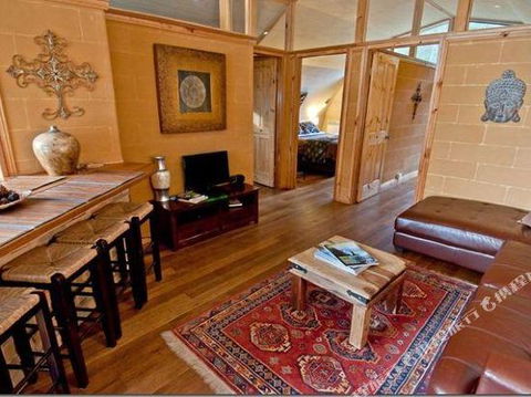 Bruny Island Accommodation 43 Degrees Beachside Studio Spa Apartments (1) - Nambucca Heads Accommodation 2