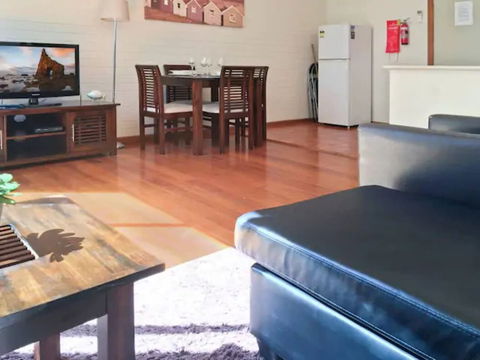 Sun, Beach, Shops, Wifi, Netflix - Nambucca Heads Accommodation 6