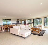 A Vista Townhouse 1 - Nambucca Heads Accommodation