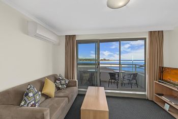 The Oak Room 106 - Nambucca Heads Accommodation 5