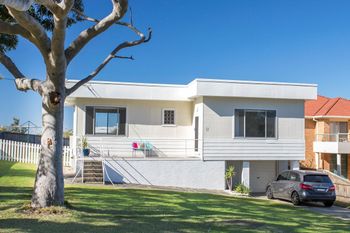 Toms Beach House - Nambucca Heads Accommodation 0