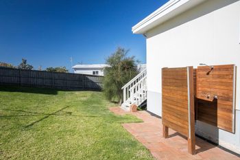 Toms Beach House - Nambucca Heads Accommodation 3