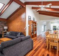 Kings Retreat - Nambucca Heads Accommodation