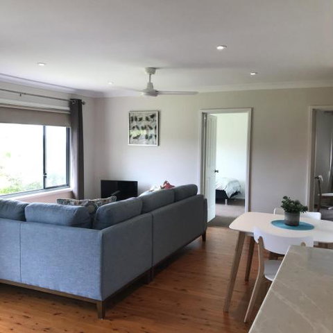 WAVES At MOLLYMOOK - Nambucca Heads Accommodation 2