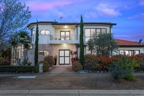 Villa De Marseilles - Melbourne - Nambucca Heads Accommodation 0