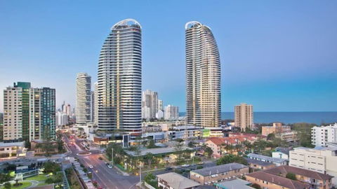 Oracle Broadbeach Apartments - Nambucca Heads Accommodation 0