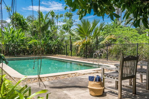 Your Luxury Escape - Cedar View - Nambucca Heads Accommodation 2