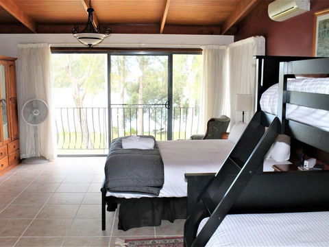 Between Waters B & B Lake Macquarie - Nambucca Heads Accommodation 2