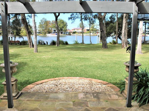 Between Waters B & B Lake Macquarie - Nambucca Heads Accommodation 5