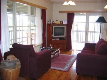 Buttercup Cottage & Private Apartment - Nambucca Heads Accommodation 5