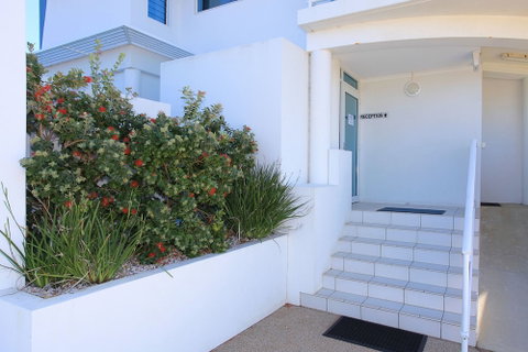 Koola Beach Apartments Bargara - Nambucca Heads Accommodation 1