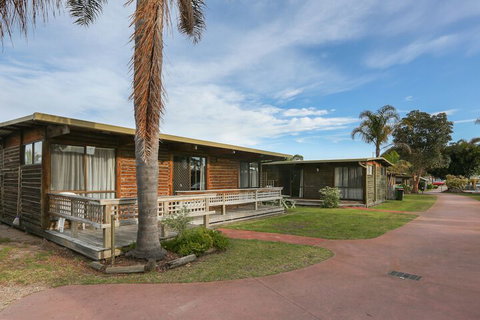 Lazy Acre Log Cabins - Nambucca Heads Accommodation 2