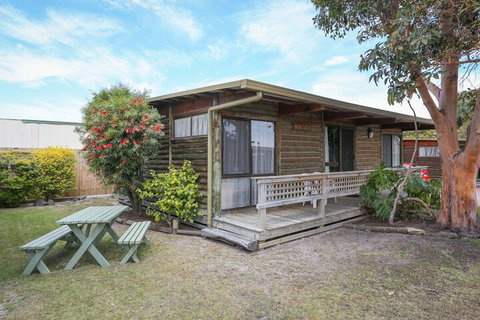 Lazy Acre Log Cabins - Nambucca Heads Accommodation 6