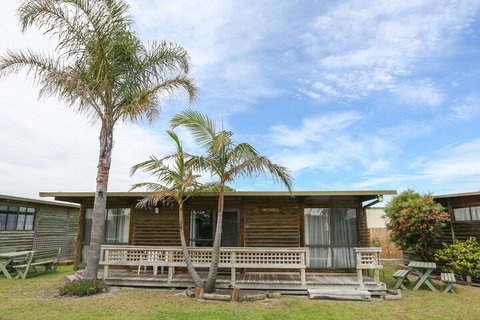 Lazy Acre Log Cabins - Nambucca Heads Accommodation 3