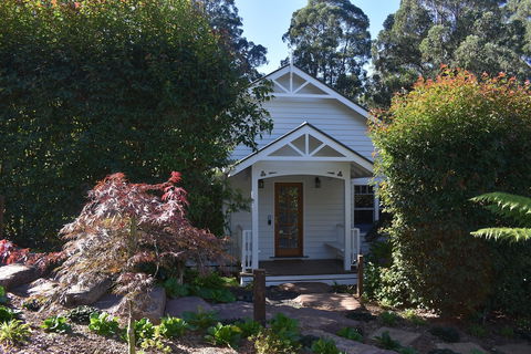 Gatehouse Cottage At Merrow Cottages - Mt Dandenong - Nambucca Heads Accommodation 1