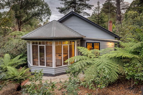 Gatehouse Cottage At Merrow Cottages - Mt Dandenong - Nambucca Heads Accommodation 2