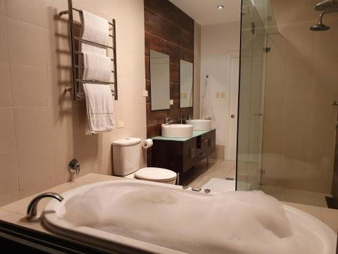 Sanctuary Hill Retreat - Nambucca Heads Accommodation 3