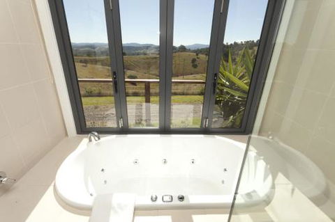 Sanctuary Hill Retreat - Nambucca Heads Accommodation 2