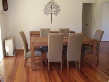 Yarra Glen Racecourse Apartments - Nambucca Heads Accommodation 3
