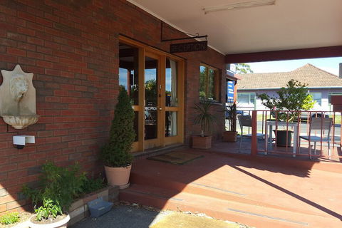 Hepburn Springs Motor Inn - Nambucca Heads Accommodation 1