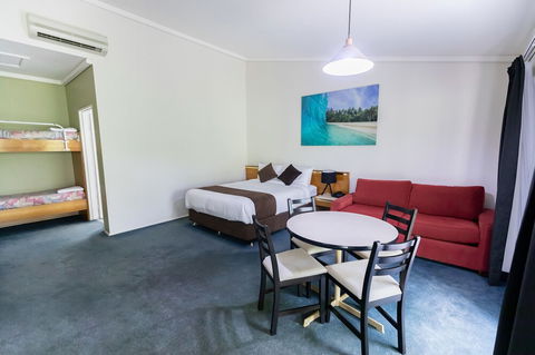 Bay Hotel Motel - Nambucca Heads Accommodation 1