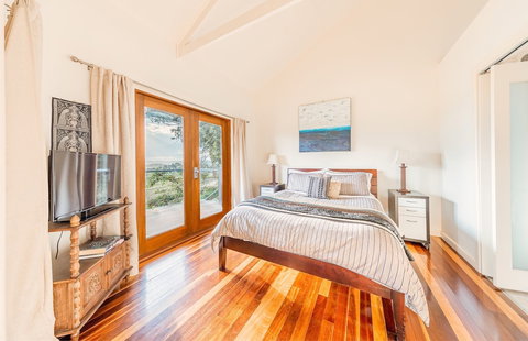 Outlook Hill Vineyard Cottages - Nambucca Heads Accommodation 2