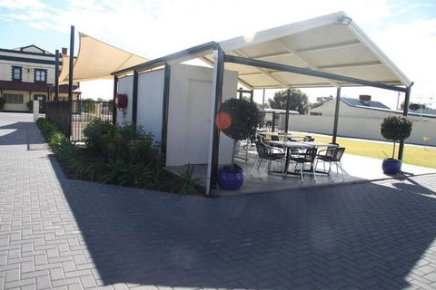 Red Earth Motel - Nambucca Heads Accommodation 2
