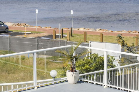 Crown Apartments - Nambucca Heads Accommodation 1
