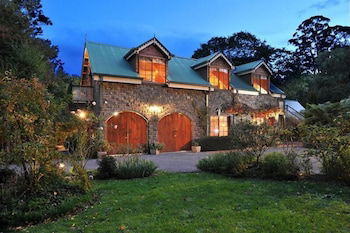 Mary Card's Coach House - Nambucca Heads Accommodation 0