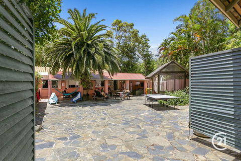 Dolphins Beach House - Nambucca Heads Accommodation 3