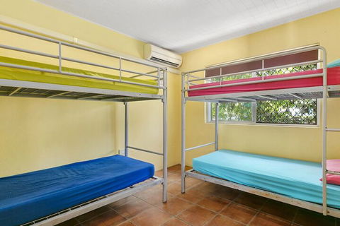 Dolphins Beach House - Nambucca Heads Accommodation 5