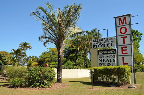 Beerwah Glasshouse Mountains Motel - Nambucca Heads Accommodation 0