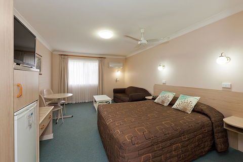 Abraham Lincoln Motel - Nambucca Heads Accommodation 0