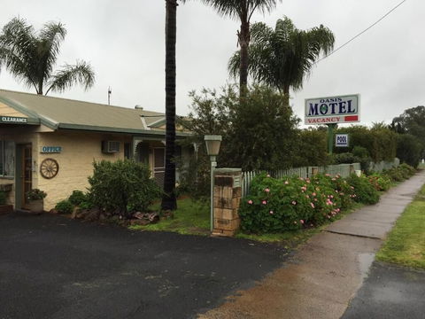 Oasis Motel Peak Hill - Nambucca Heads Accommodation 5