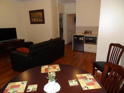 Hahndorf Oak Tree Cottages - Nambucca Heads Accommodation 6