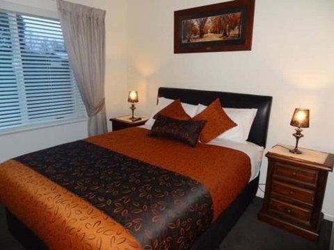 Hahndorf Oak Tree Cottages - Nambucca Heads Accommodation 2