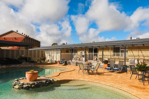 New England Motor Lodge - Nambucca Heads Accommodation 1