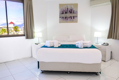 Cairns Aquarius - Nambucca Heads Accommodation 3