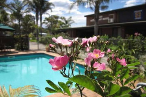Lakes Waterfront Motel & Holiday Cottages - Nambucca Heads Accommodation 2