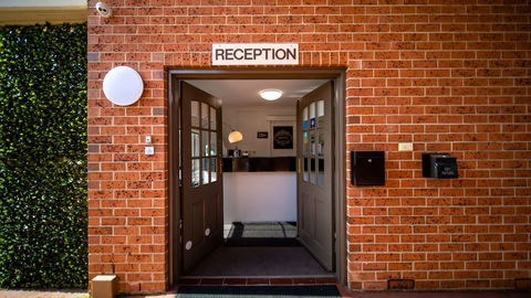 Hamiltonâ€™s Queanbeyan Motel - Nambucca Heads Accommodation 3