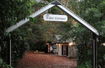 Tudor Cottages Mt Dandenong - Nambucca Heads Accommodation 1