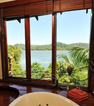 Secrets On The Lake - Nambucca Heads Accommodation 6