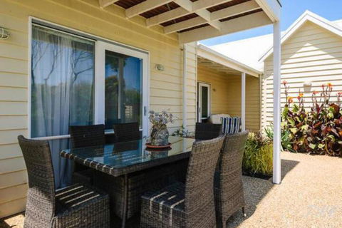 Seaside Spa Retreat - Nambucca Heads Accommodation 3