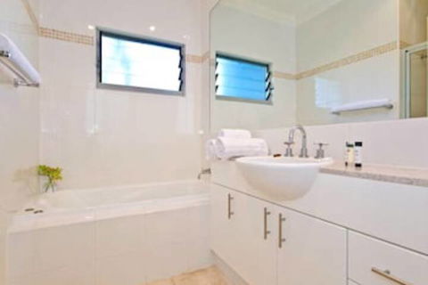 Blue Waters Views - Nambucca Heads Accommodation 7